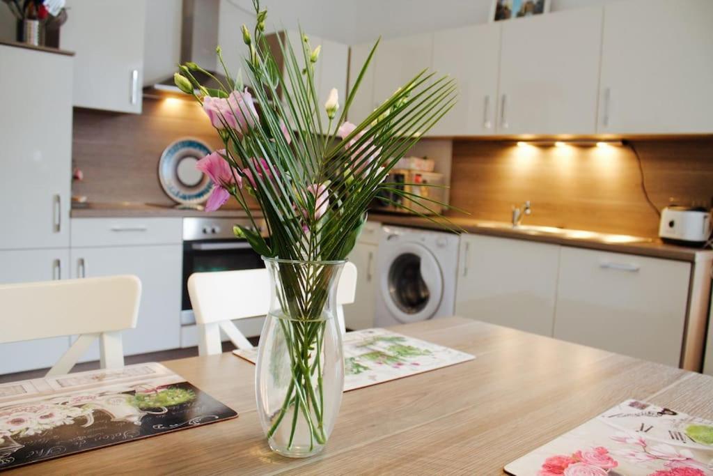 Appartement Gemuetliche 144qm Altbauwohnung In Am Hbf *